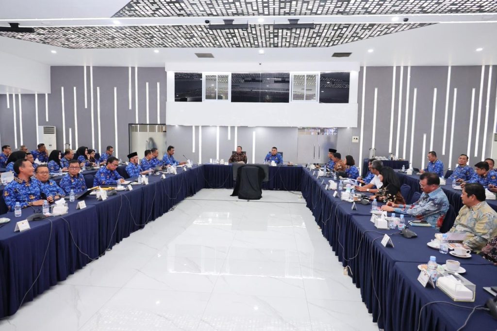 Kebut Penyelesaian Berkas Layanan Pertanahan Akhir Tahun, Menteri Nusron Instruksikan Jajaran Masuk di Akhir Pekan