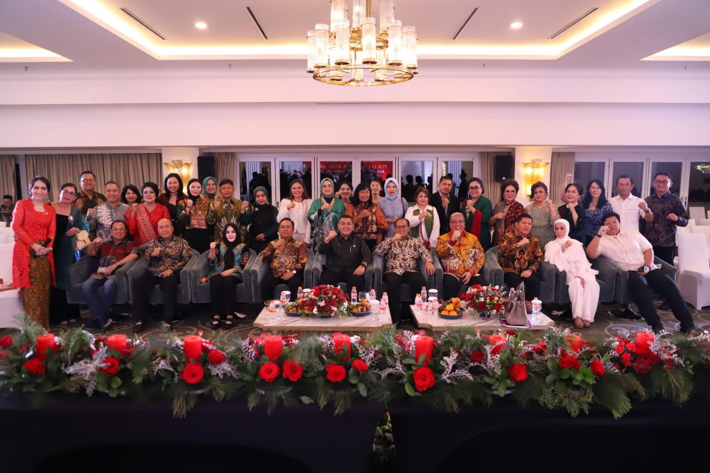 Hadiri Perayaan Natal, Wamen Ossy: Notaris dan PPAT Punya Peran Strategis Hadirkan Negara bagi Masyarakat